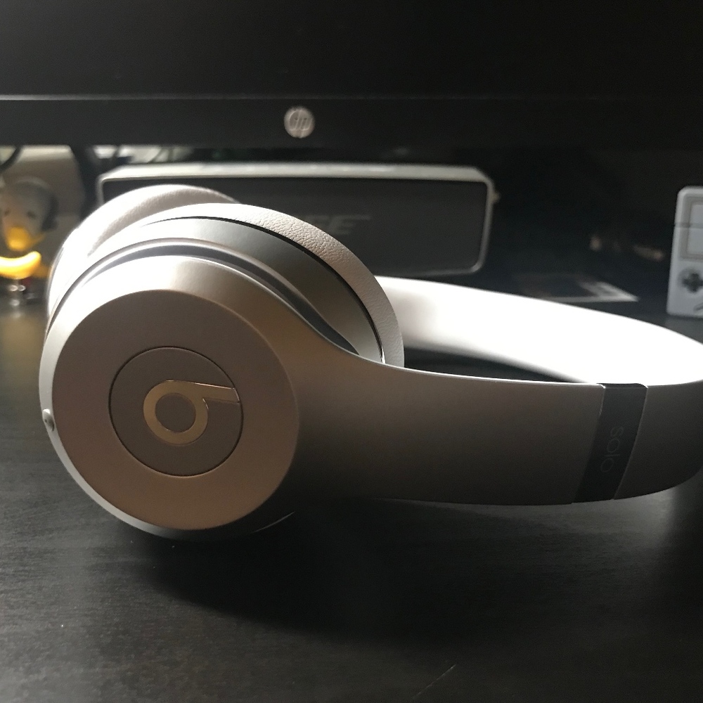Silver  Beats Solo 3